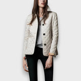 Eranis – Jachetă ușoară pentru tranziția de sezon