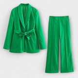 Compleu din două piese