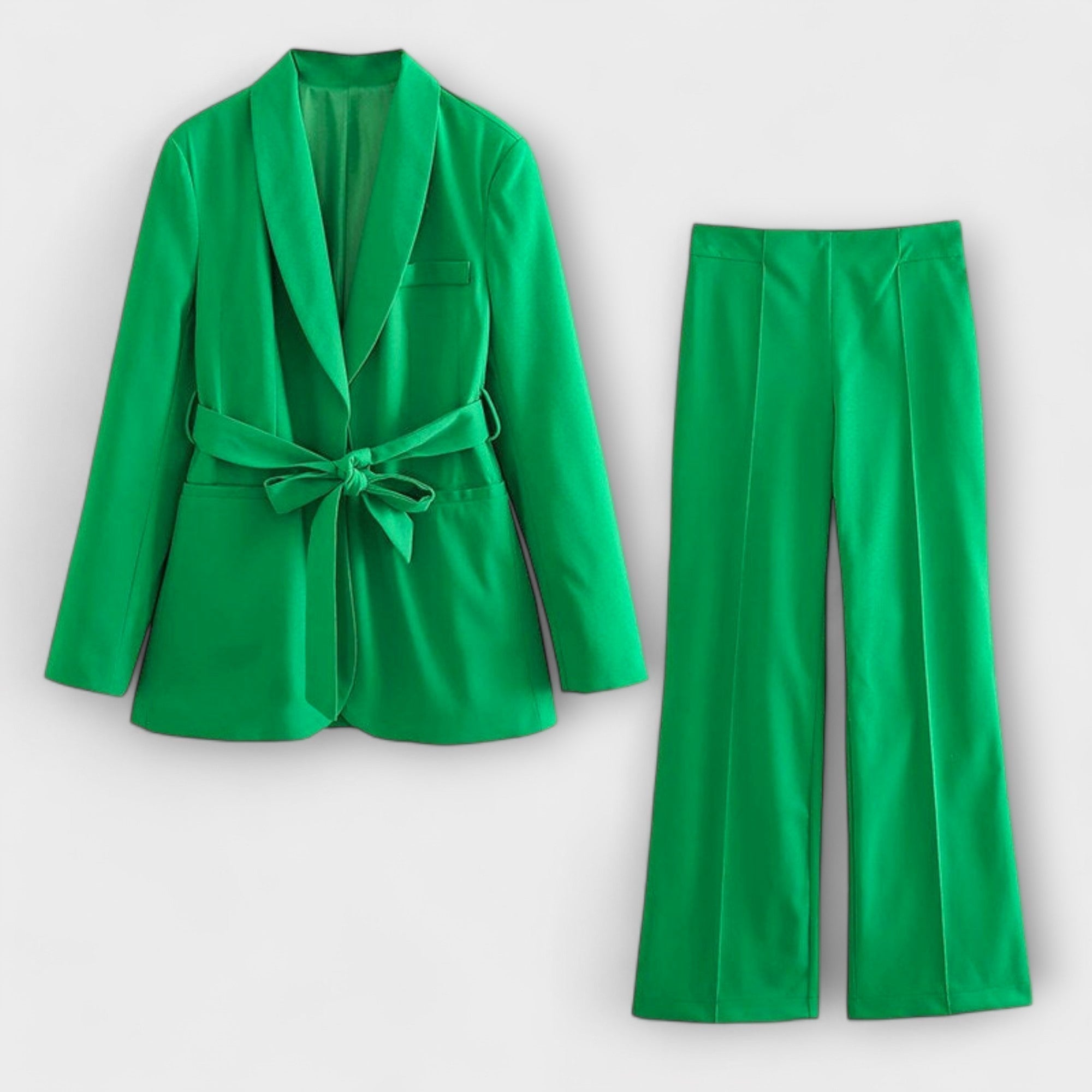 Compleu din două piese