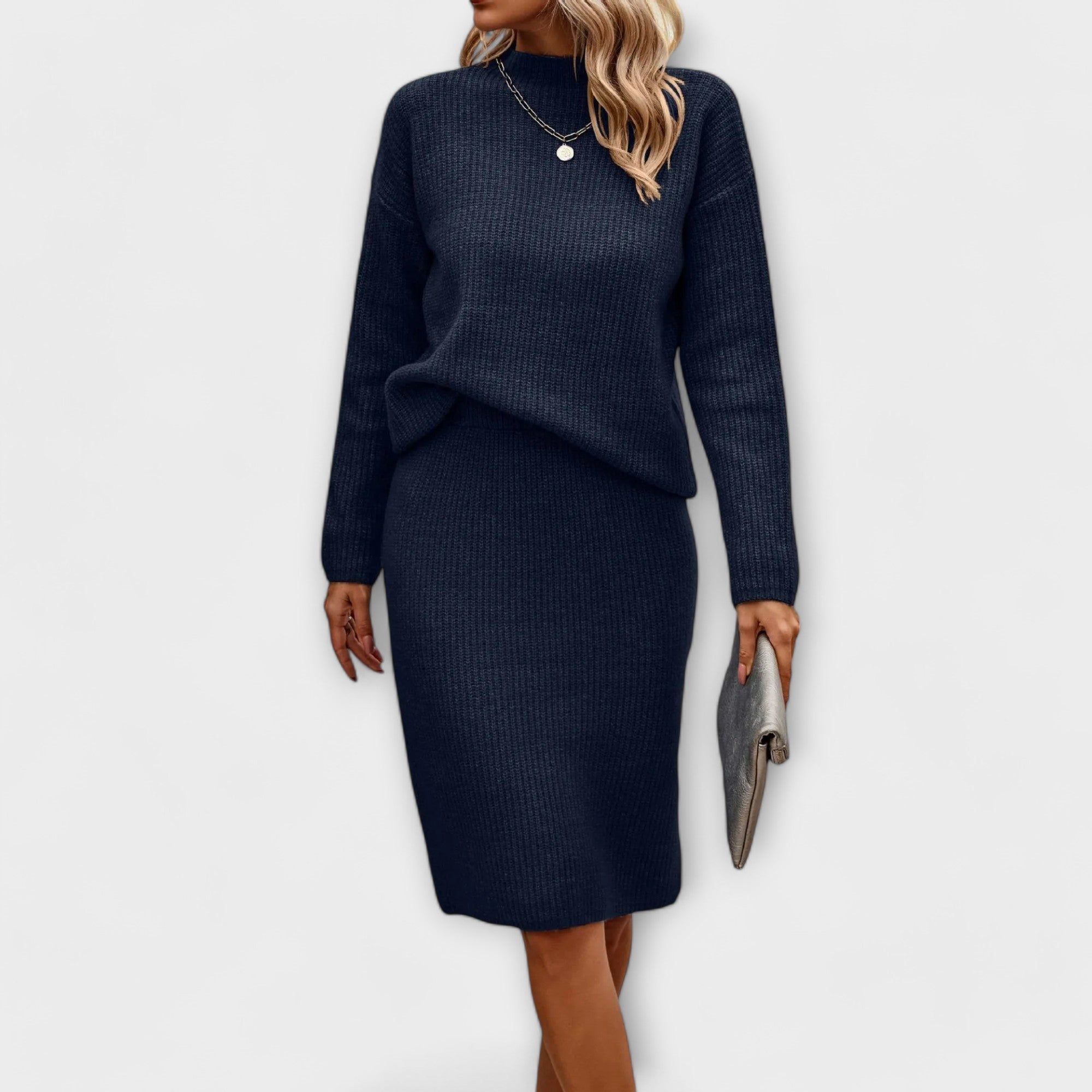 Compleu cu pulover și fustă în două piese