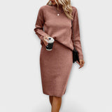 Compleu cu pulover și fustă în două piese