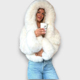 Noeline – Geacă scurtă din blană sintetică cu glugă