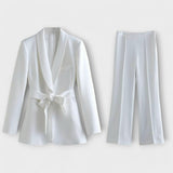 Compleu din două piese