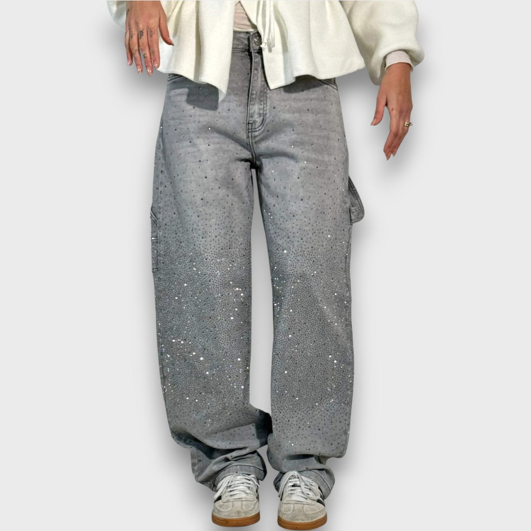 Nolene – Jeans cu finisaj strălucitor și caracter urban