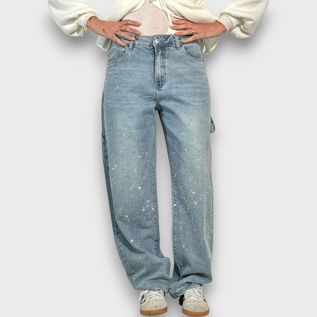 Nolene – Jeans cu finisaj strălucitor și caracter urban